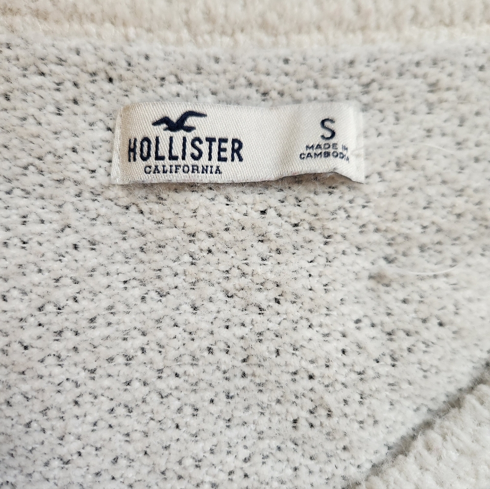 Hollister Cream Button-Up Cardigan - Picture 2 of 5